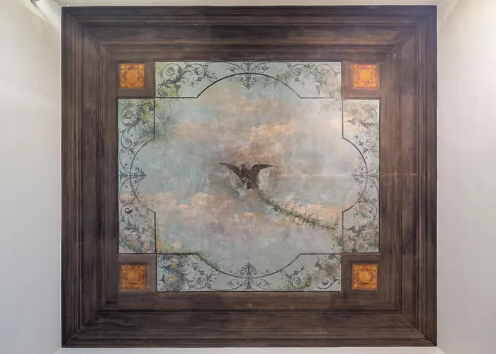 Appartement Large Frescoed