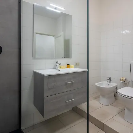 Large Frescoed Apartament *